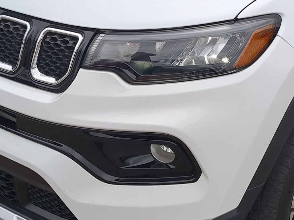 Thumbnail: 2022 Jeep Compass - 23