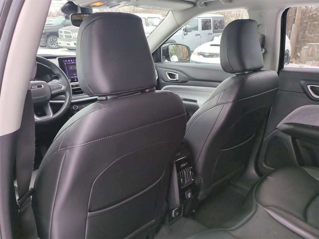 Thumbnail: 2022 Jeep Compass - 11