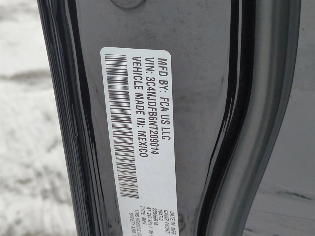 Thumbnail: 2022 Jeep Compass - 18