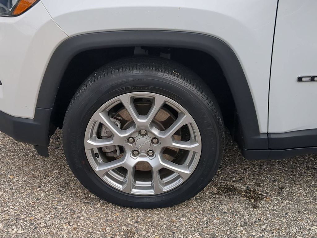Thumbnail: 2023 Jeep Compass - 8