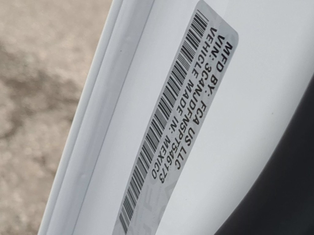 Thumbnail: 2023 Jeep Compass - 18