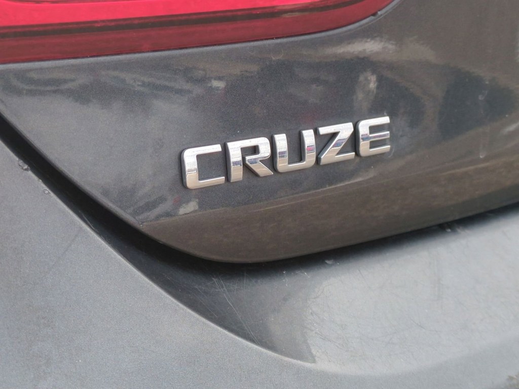 2017 Chevrolet Cruze LT 23
