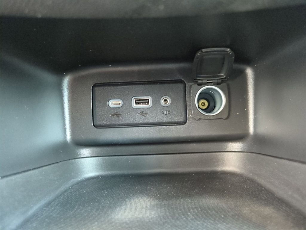 Thumbnail: 2022 Chevrolet Equinox - 34