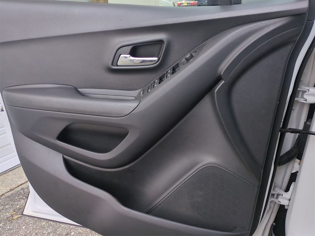 Thumbnail: 2019 Chevrolet Trax - 34