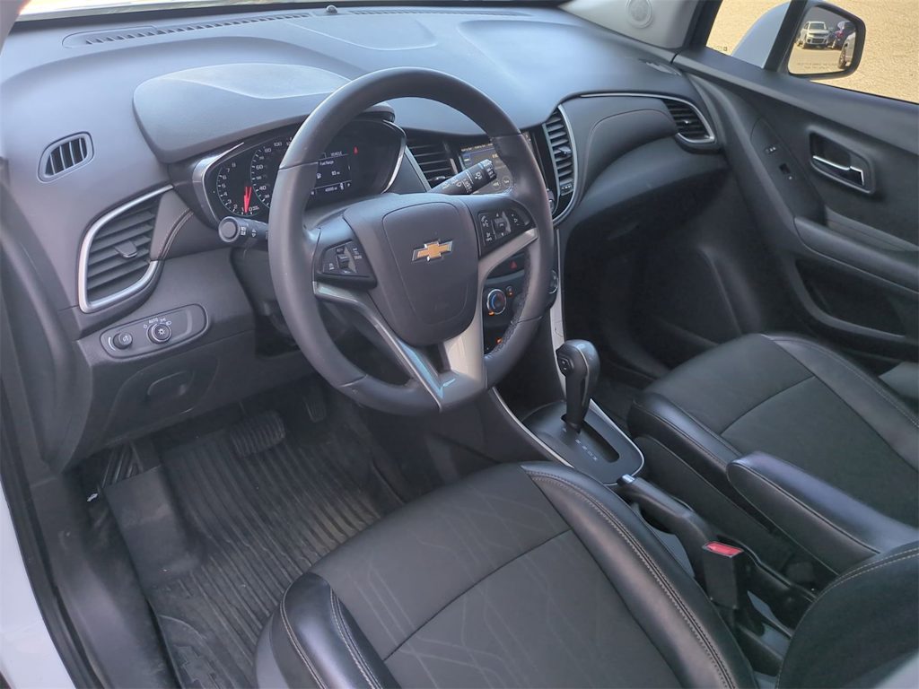 Thumbnail: 2019 Chevrolet Trax - 2