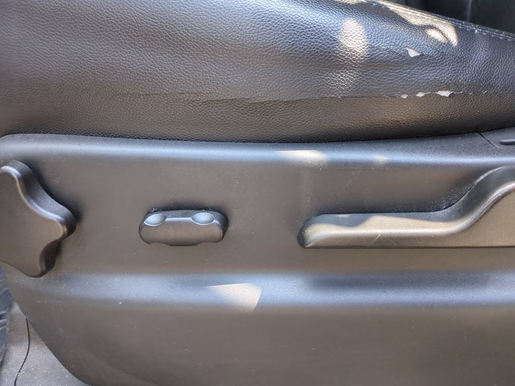 Thumbnail: 2012 Chevrolet Avalanche 1500 - 25