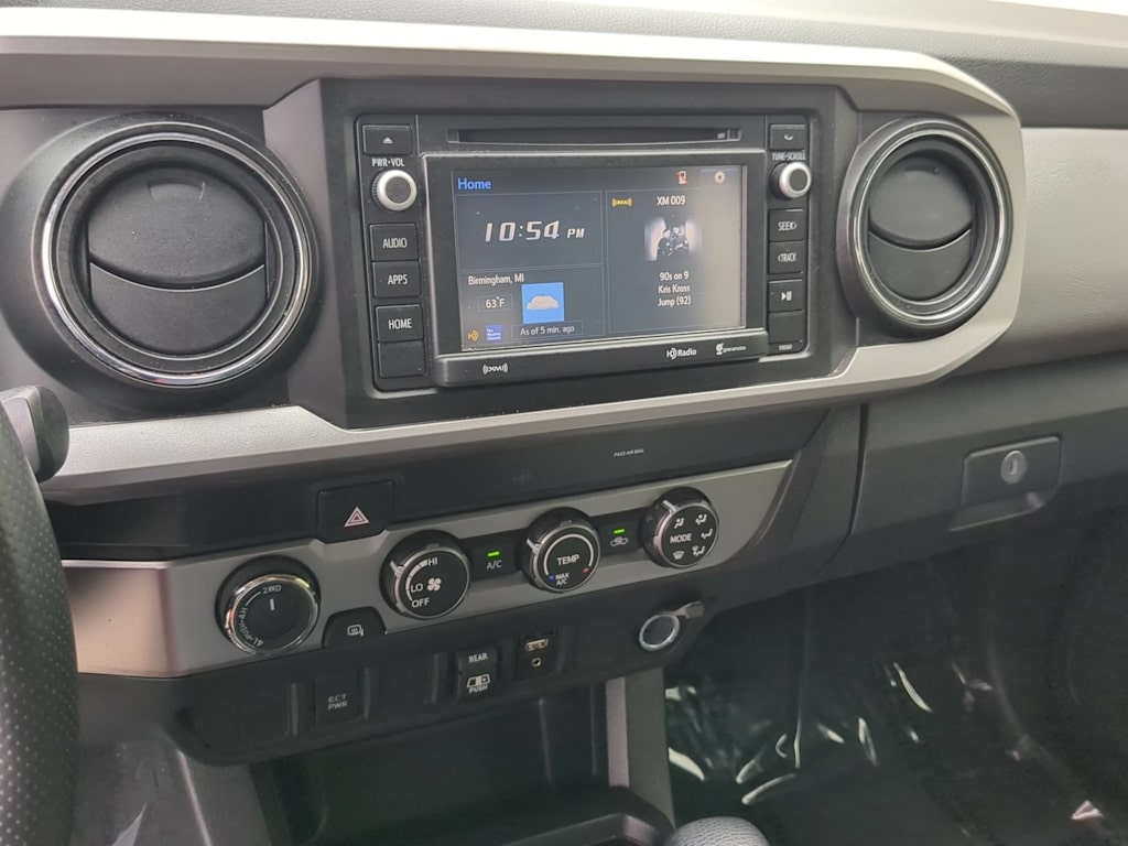 Thumbnail: 2019 Toyota Tacoma - 14