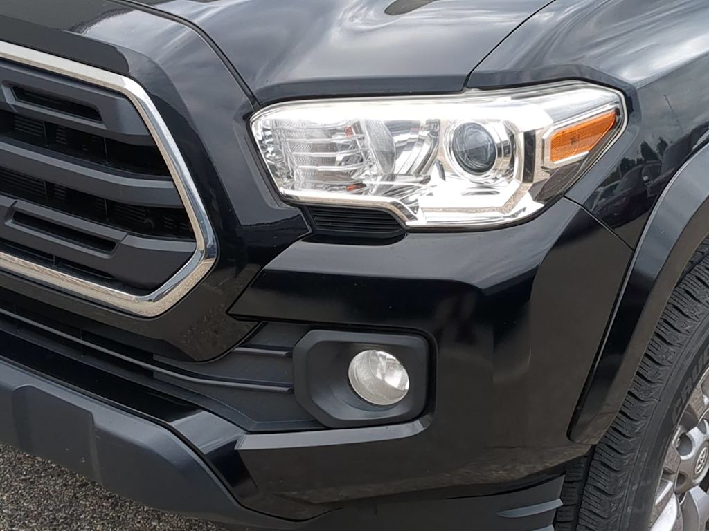 Thumbnail: 2019 Toyota Tacoma - 20