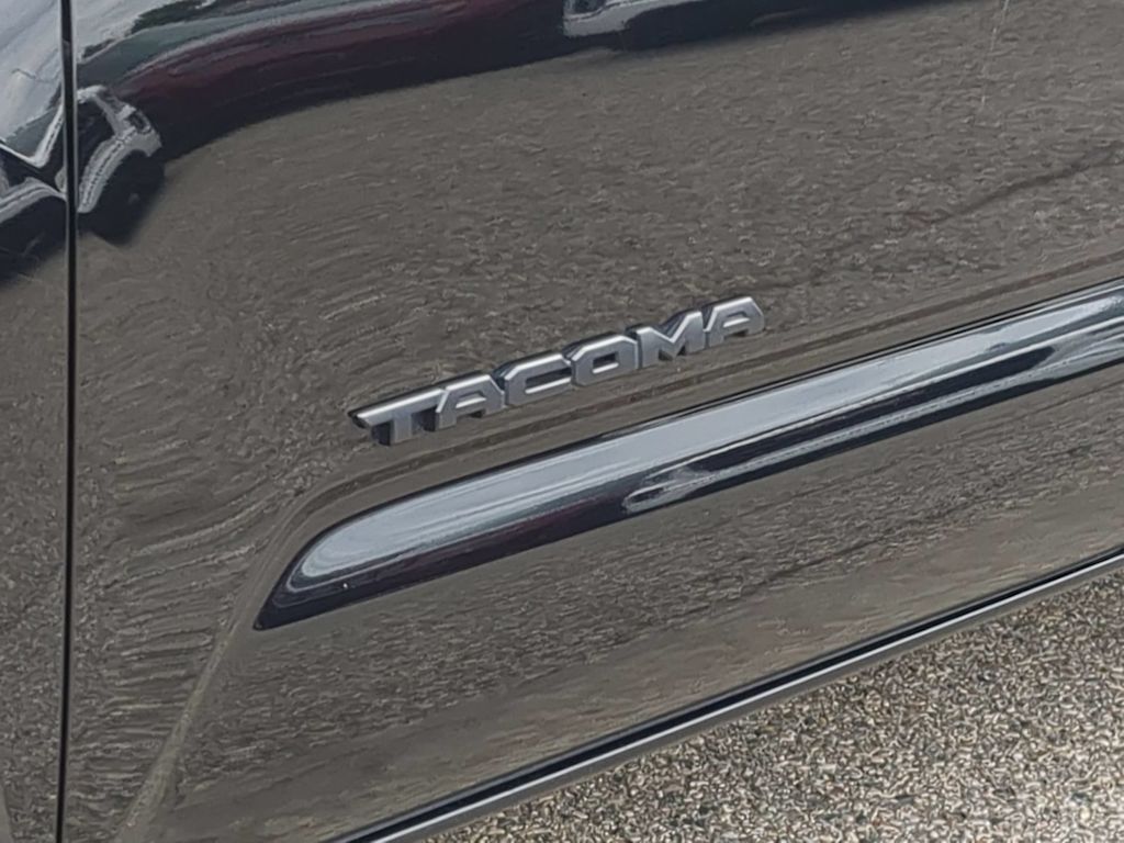 Thumbnail: 2019 Toyota Tacoma - 21