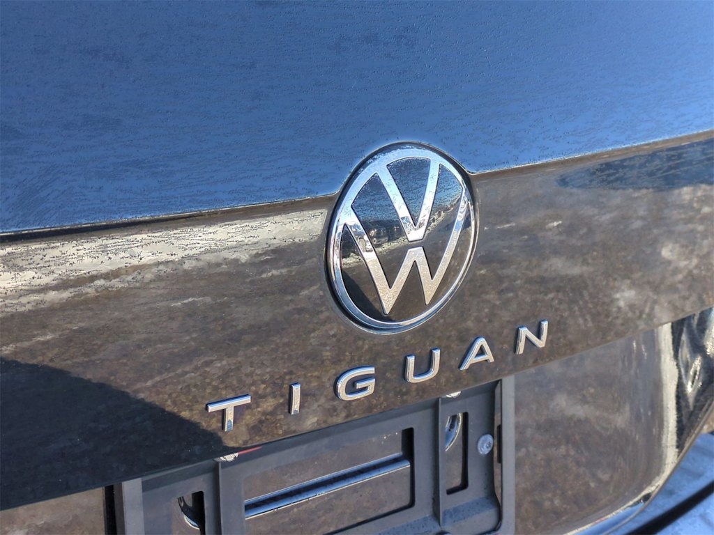 Thumbnail: 2022 Volkswagen Tiguan - 7