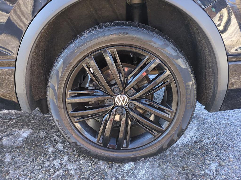 Thumbnail: 2022 Volkswagen Tiguan - 8