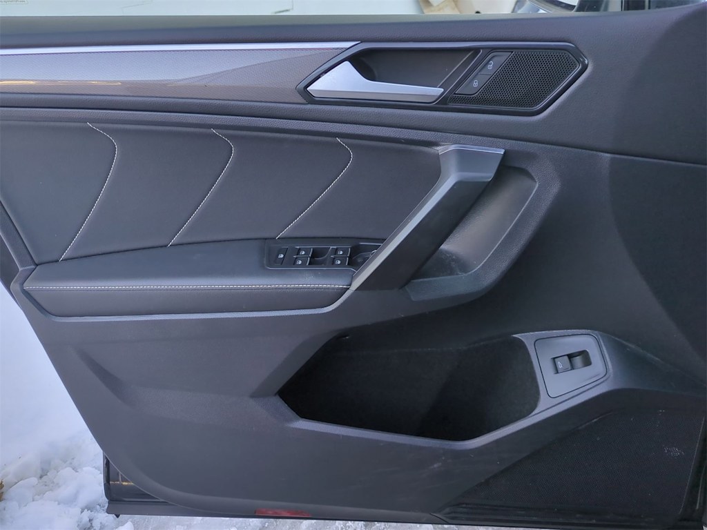 Thumbnail: 2022 Volkswagen Tiguan - 35