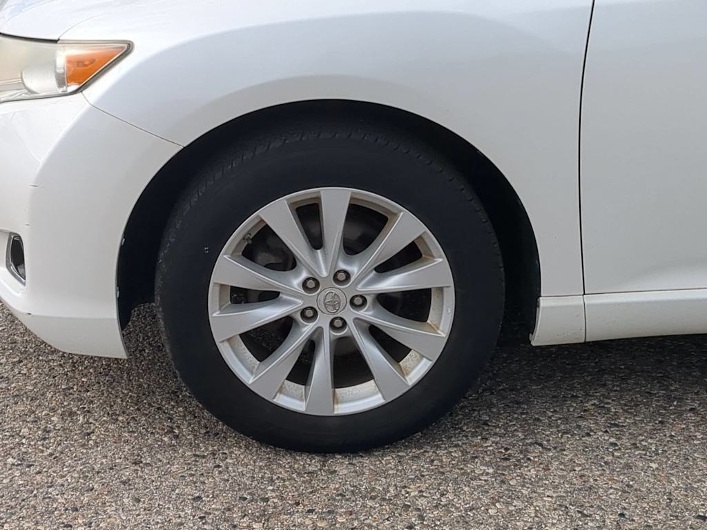 Thumbnail: 2013 Toyota Venza - 8