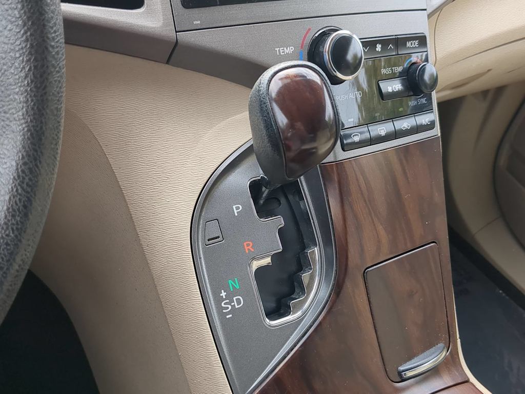 Thumbnail: 2013 Toyota Venza - 15