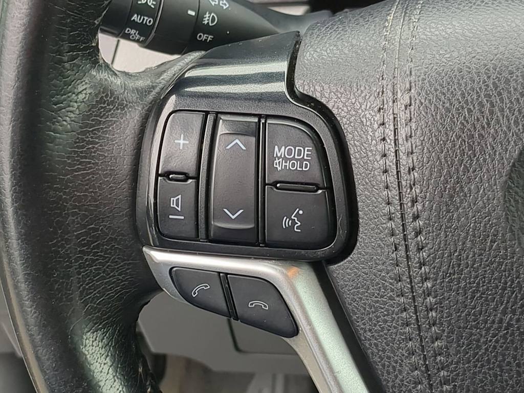 Thumbnail: 2020 Toyota Sienna - 25