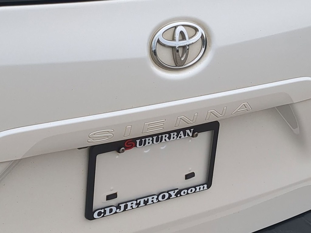 Thumbnail: 2020 Toyota Sienna - 7