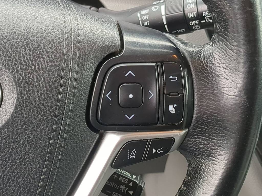 Thumbnail: 2020 Toyota Sienna - 26