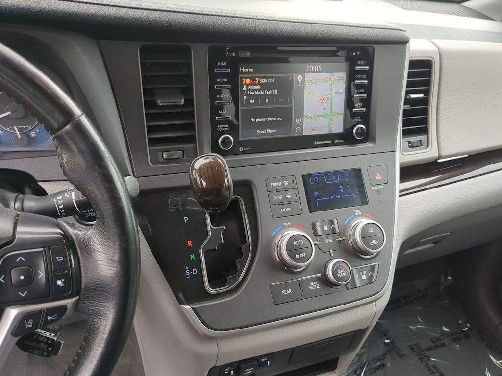 Thumbnail: 2020 Toyota Sienna - 14