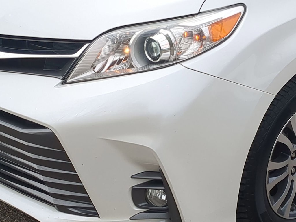 Thumbnail: 2020 Toyota Sienna - 22