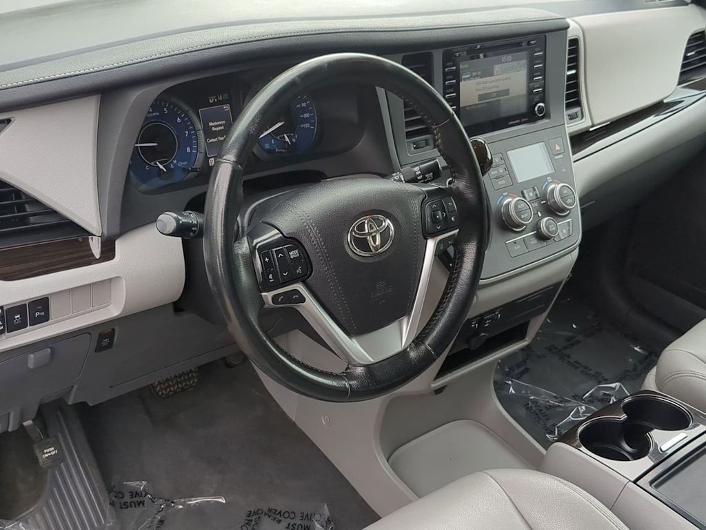 Thumbnail: 2020 Toyota Sienna - 2