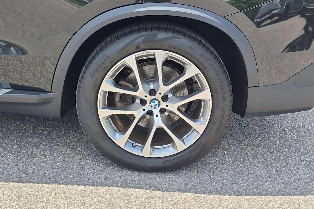 Thumbnail: 2023 BMW X5 - 7
