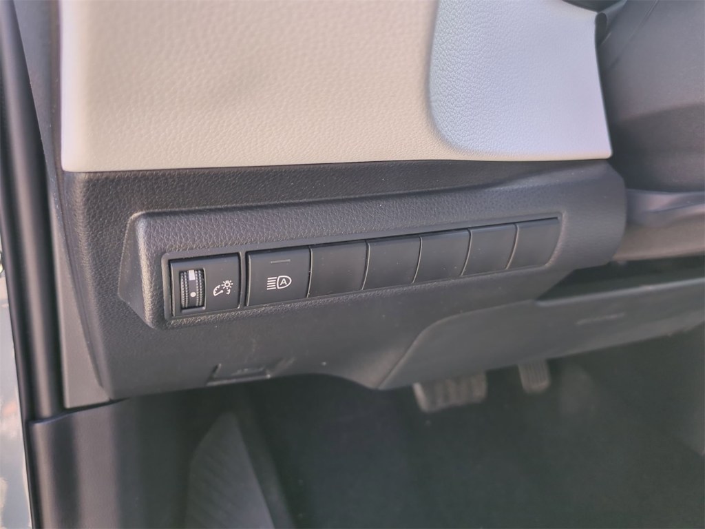 Thumbnail: 2022 Toyota Corolla - 26