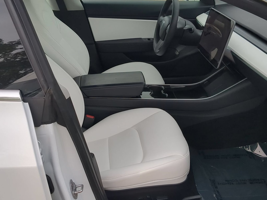 Thumbnail: 2020 Tesla Model 3 - 11