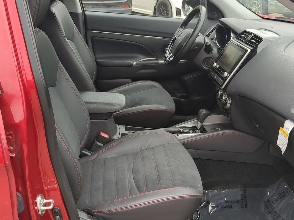 Thumbnail: 2023 Mitsubishi Outlander Sport - 11