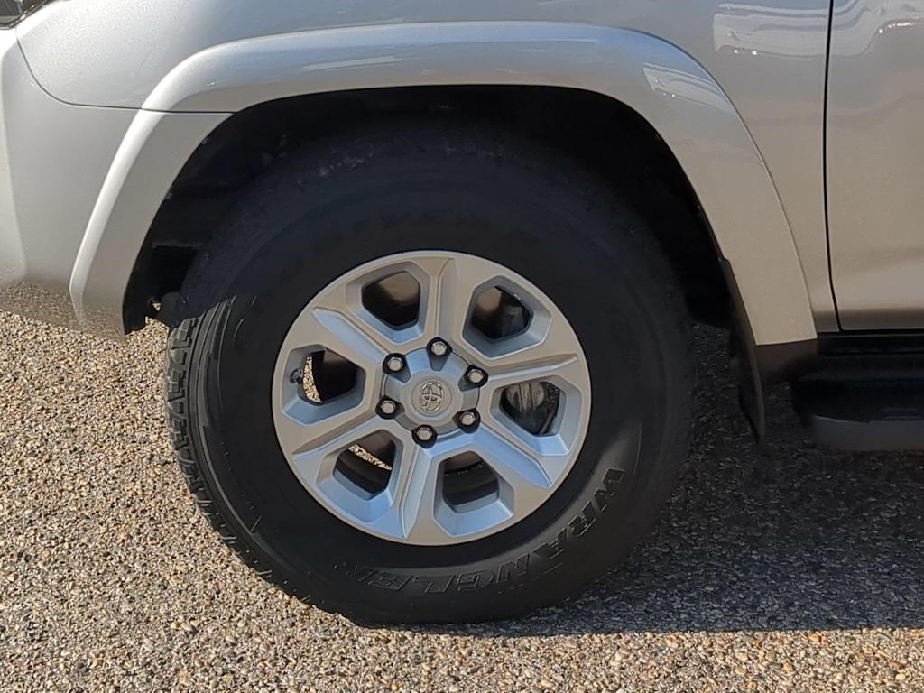 Thumbnail: 2020 Toyota 4Runner - 8