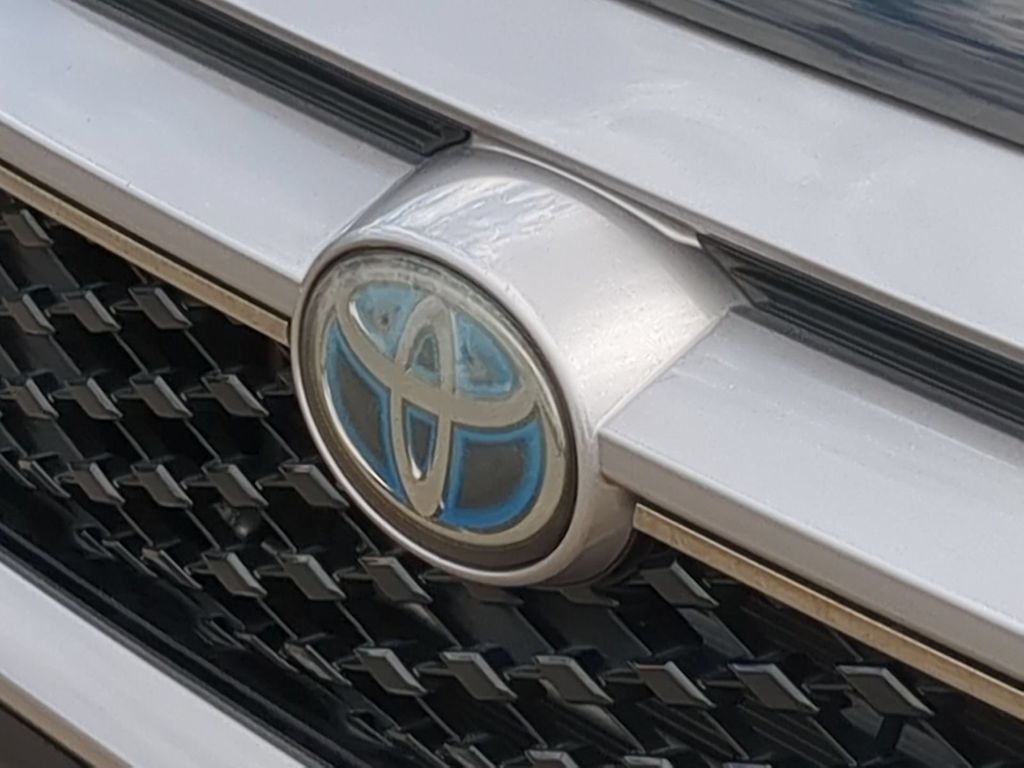 Thumbnail: 2021 Toyota RAV4 - 7
