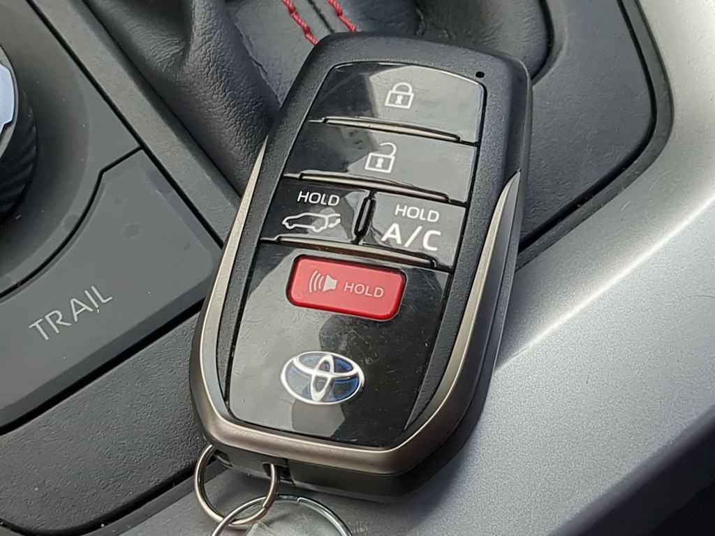 Thumbnail: 2021 Toyota RAV4 - 17