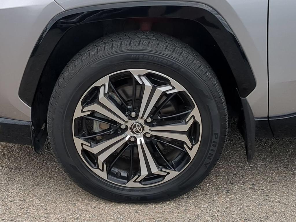 Thumbnail: 2021 Toyota RAV4 - 8