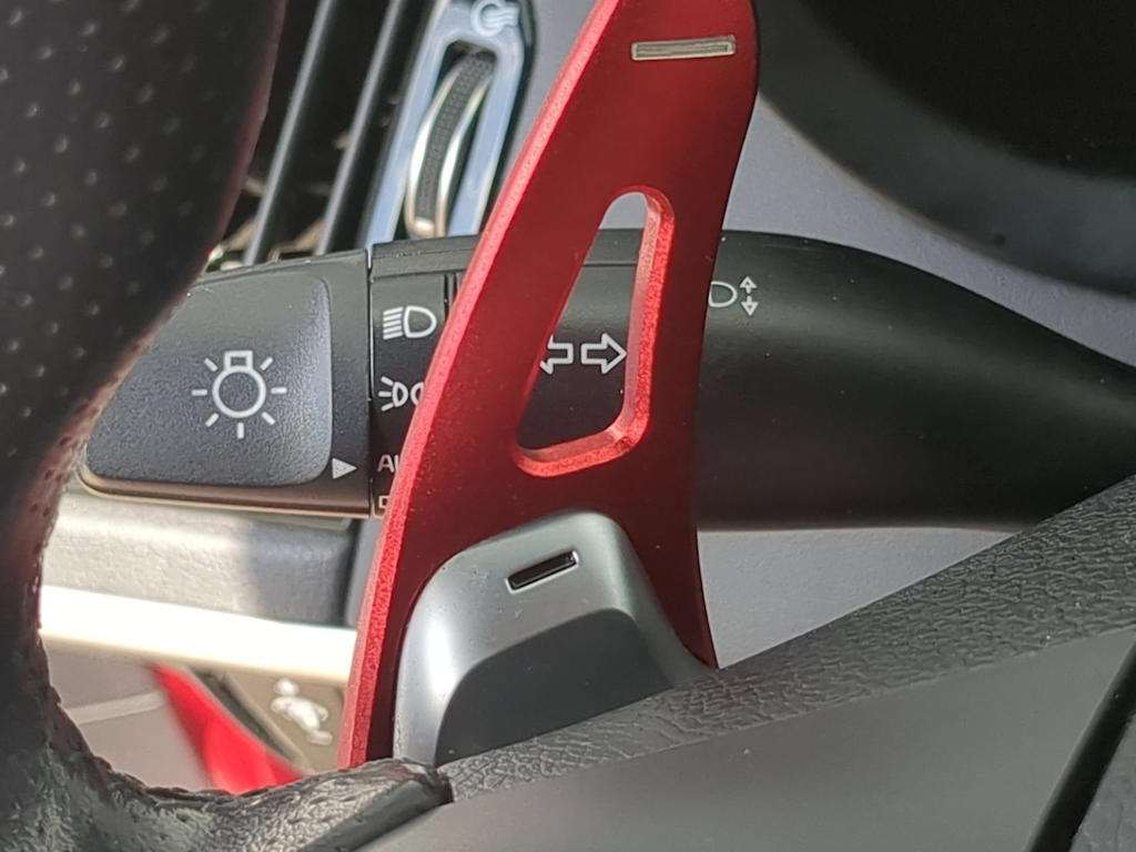 Thumbnail: 2018 Kia Stinger - 14
