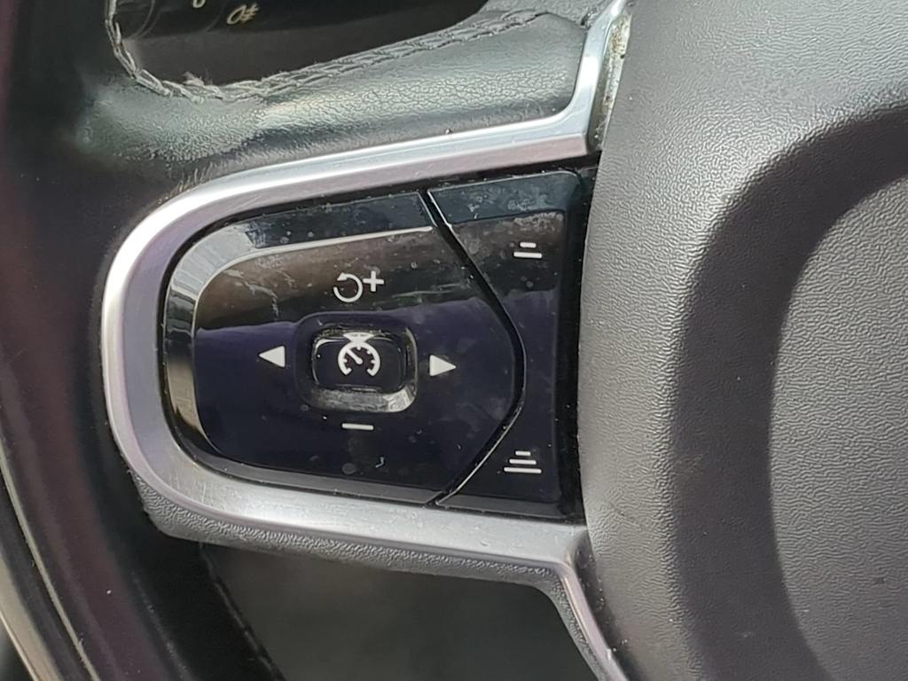 Thumbnail: 2018 Volvo S90 - 26