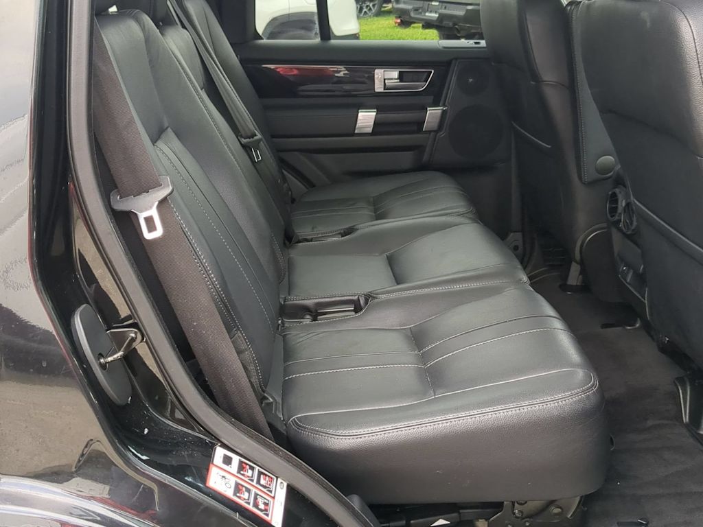 Thumbnail: 2016 Land Rover LR4 - 26