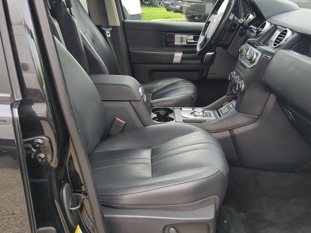 Thumbnail: 2016 Land Rover LR4 - 10