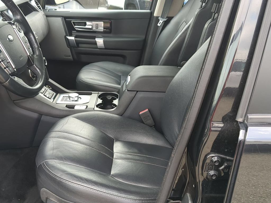 Thumbnail: 2016 Land Rover LR4 - 9