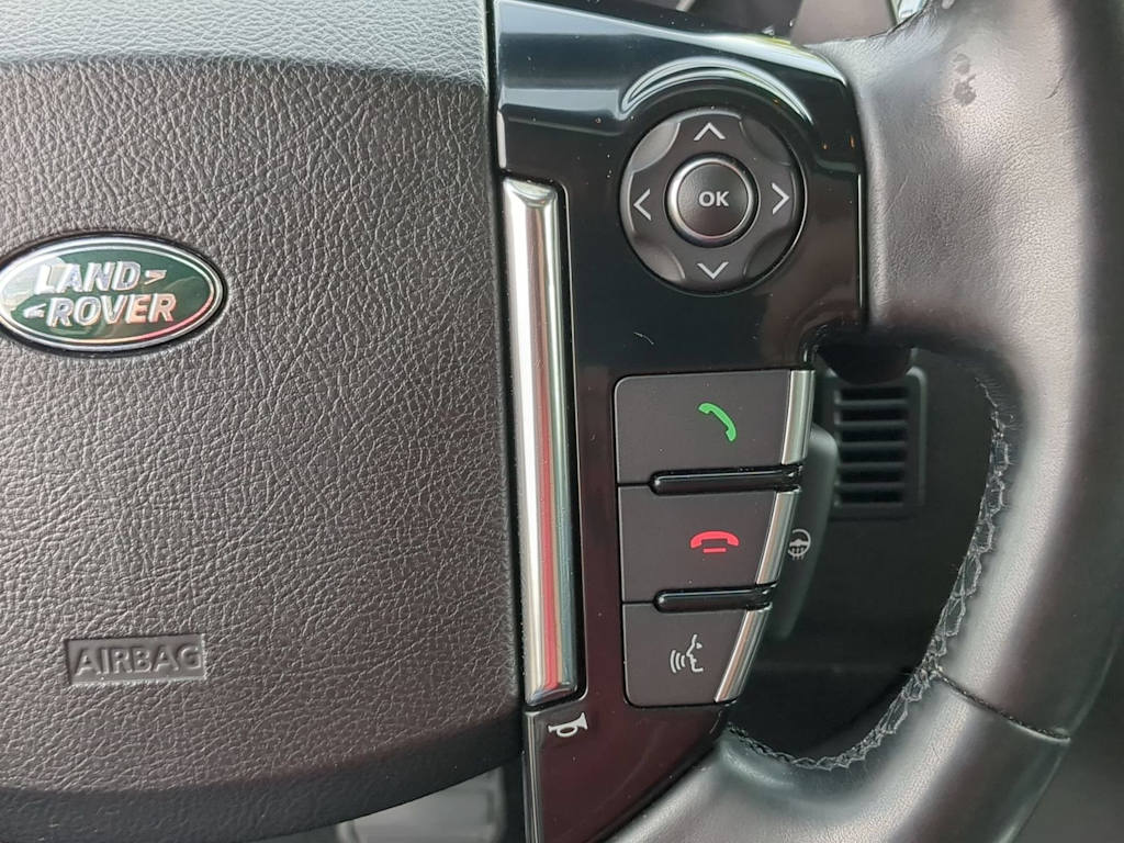 Thumbnail: 2016 Land Rover LR4 - 28