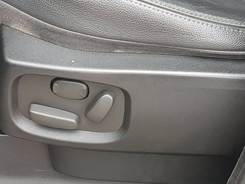 Thumbnail: 2016 Land Rover LR4 - 24