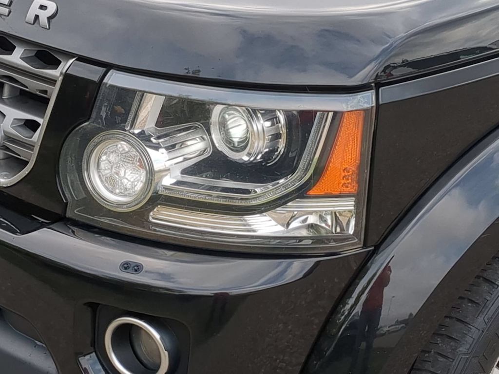 Thumbnail: 2016 Land Rover LR4 - 22