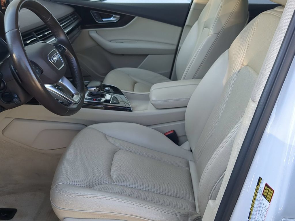Thumbnail: 2019 Audi Q7 - 10