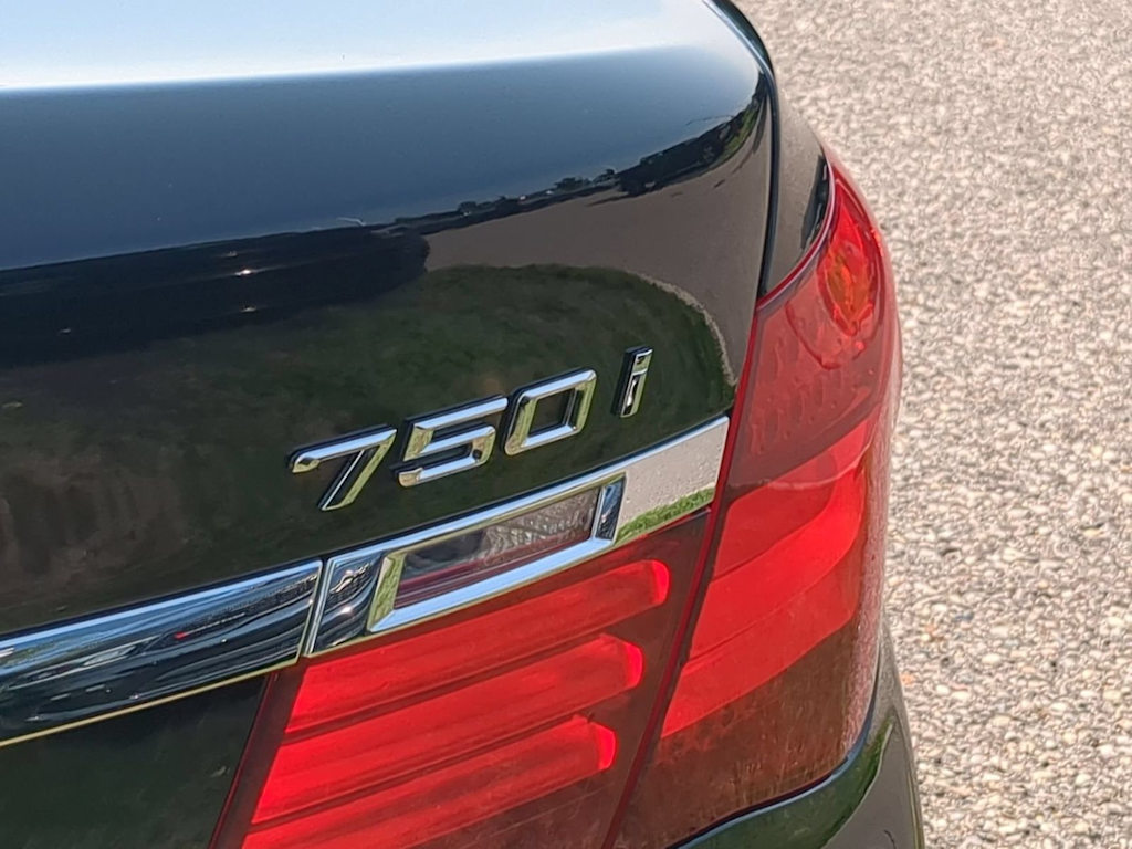 Thumbnail: 2014 BMW 7 Series - 24