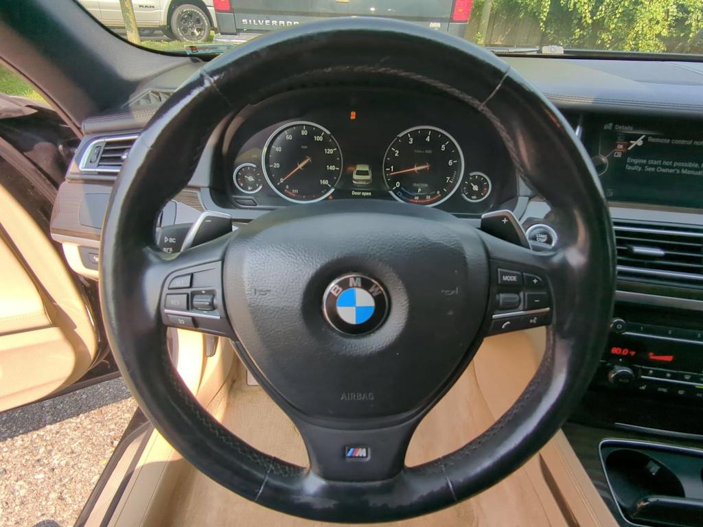 Thumbnail: 2014 BMW 7 Series - 12