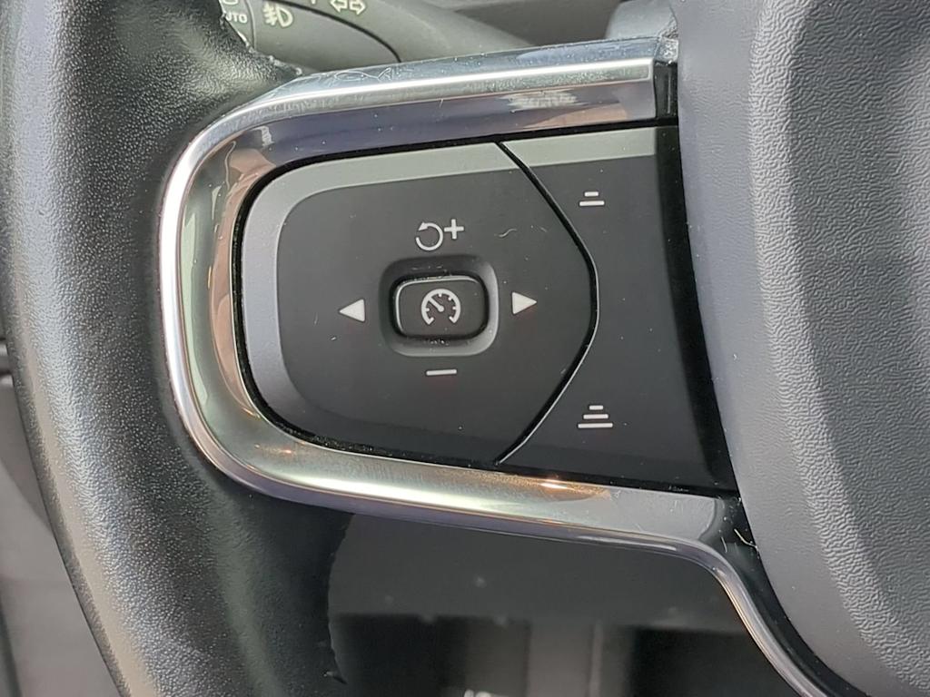 Thumbnail: 2020 Volvo XC40 - 26