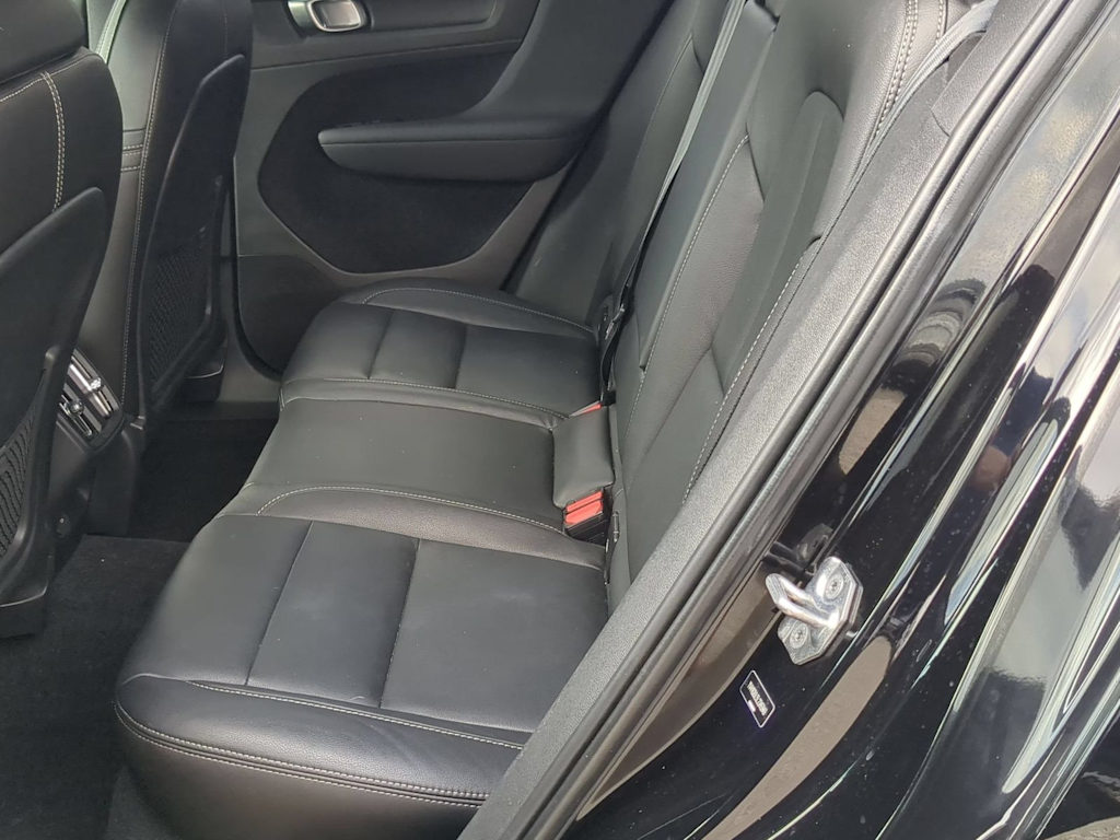 Thumbnail: 2020 Volvo XC40 - 24