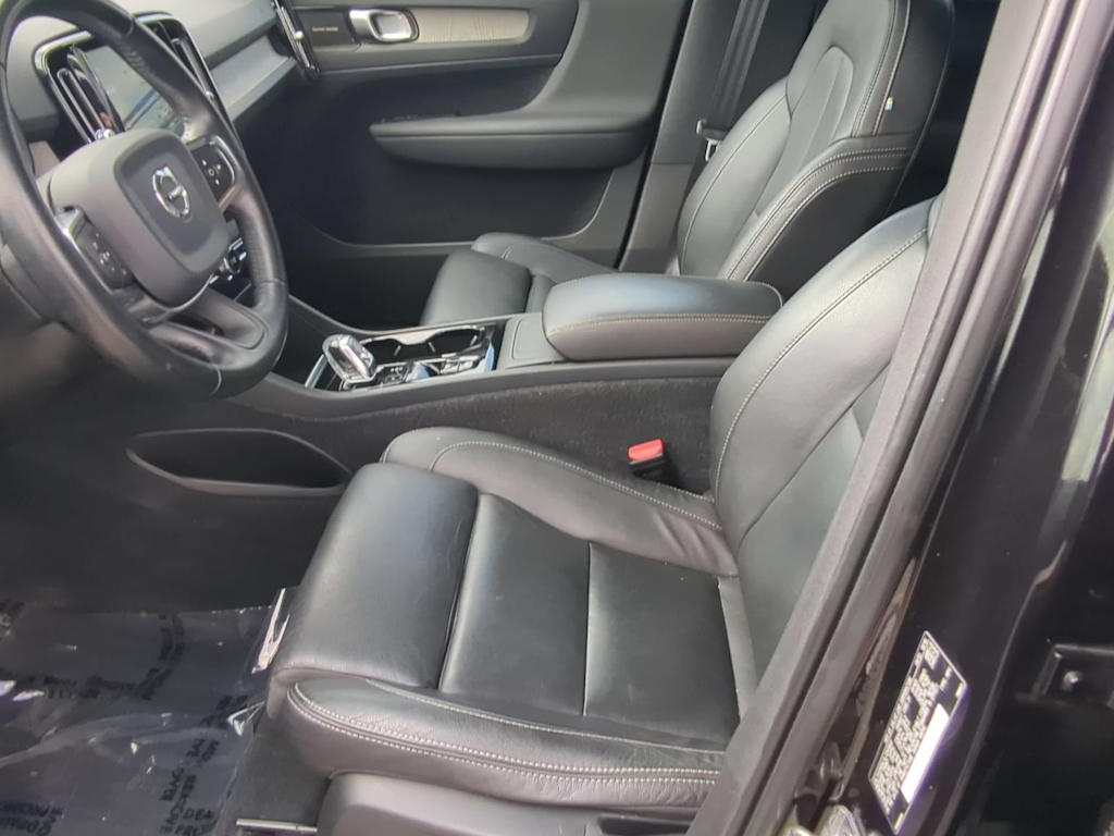 Thumbnail: 2020 Volvo XC40 - 9
