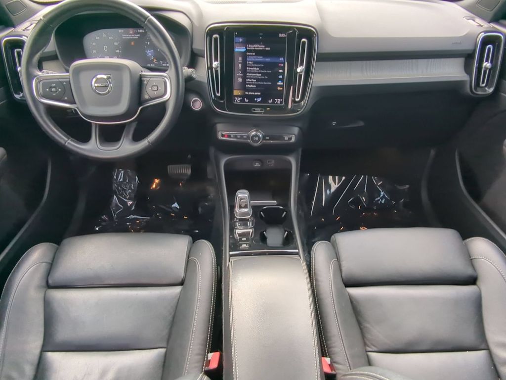 Thumbnail: 2020 Volvo XC40 - 8