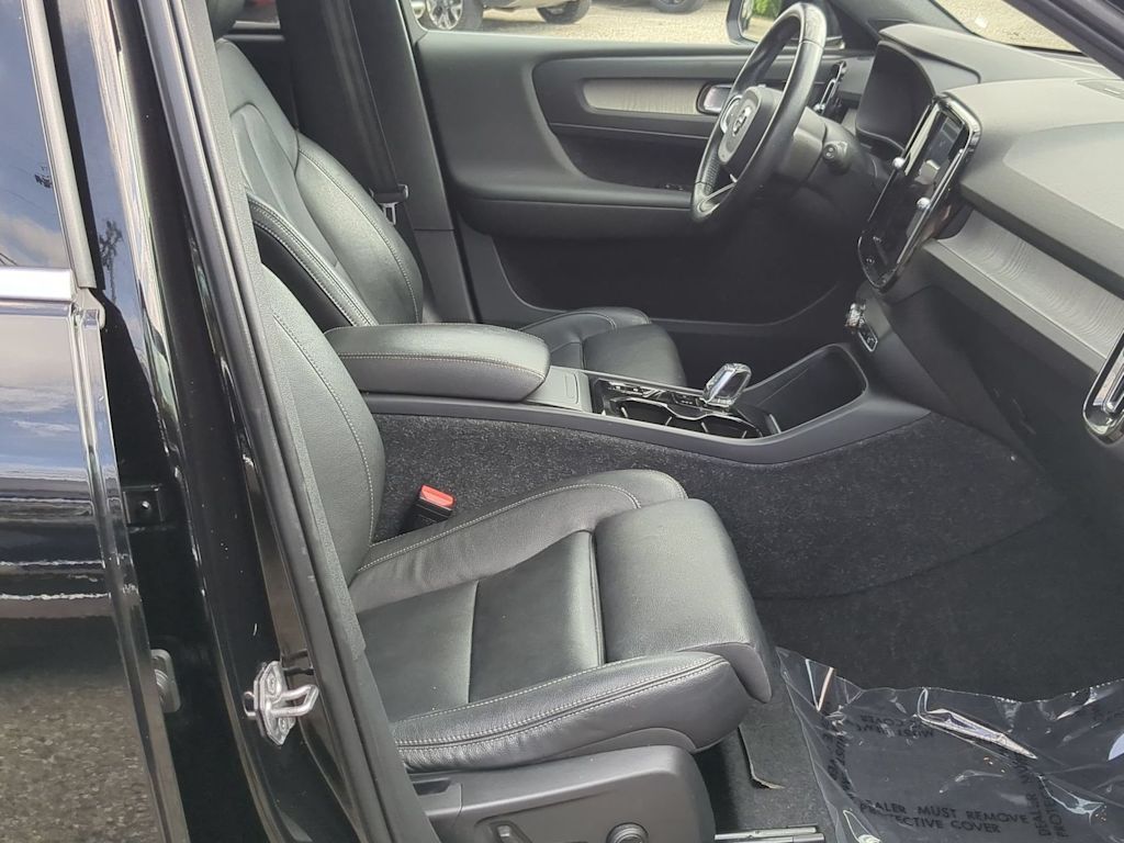 Thumbnail: 2020 Volvo XC40 - 10