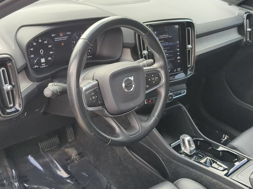 Thumbnail: 2020 Volvo XC40 - 2