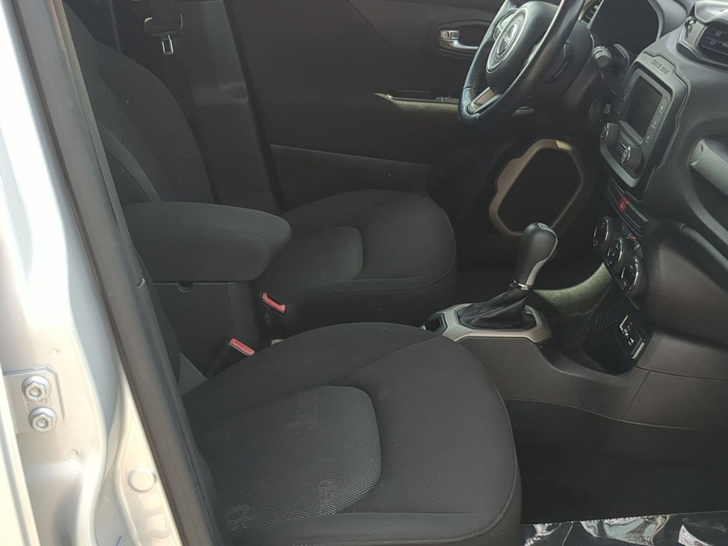 Thumbnail: 2015 Jeep Renegade - 26